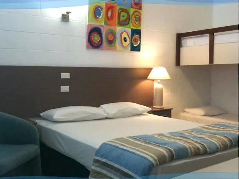 Moffat Beach Motel Caloundra 3*,  Australia